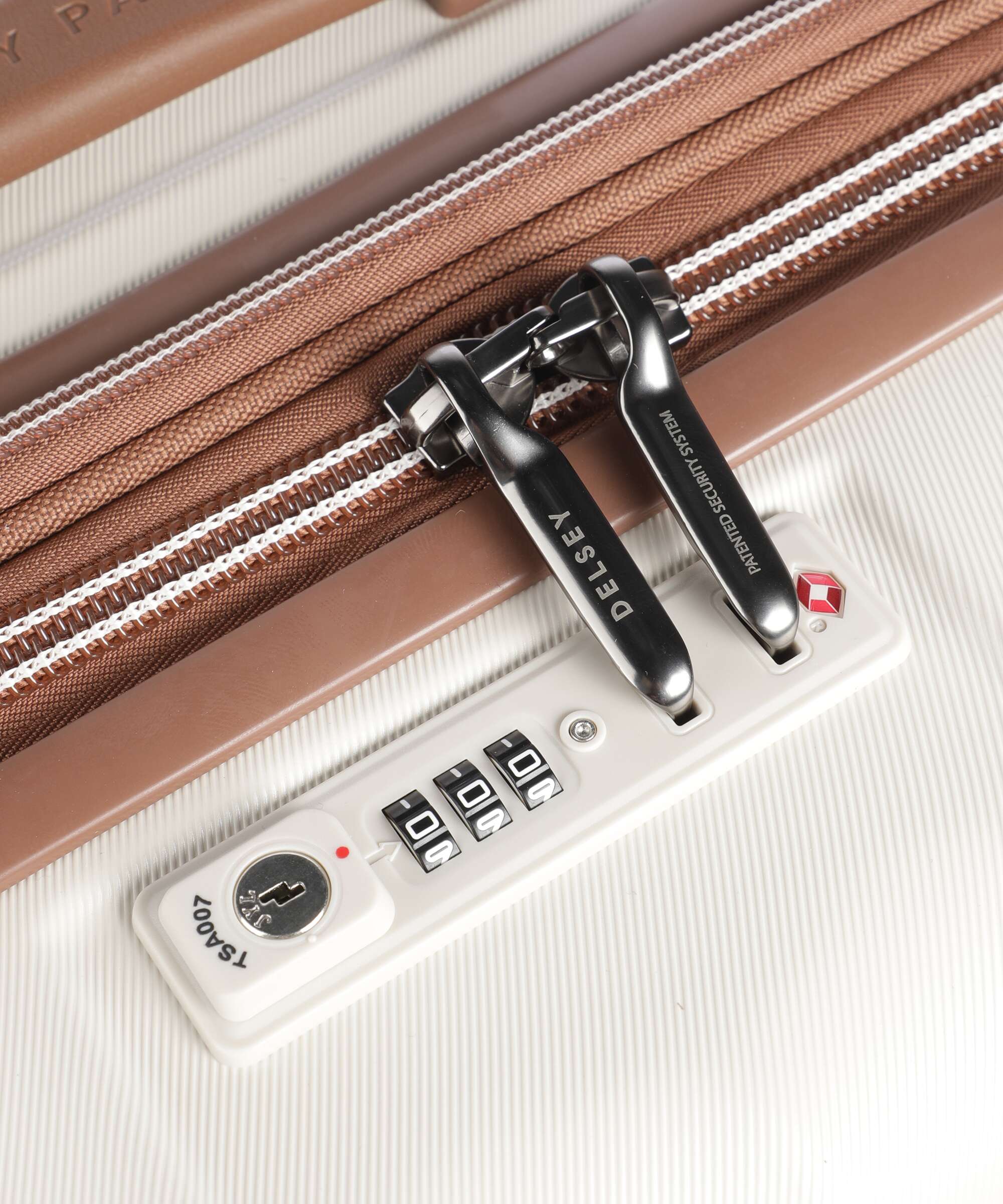 Delsey Paris Carrousel 2 Valise 4 roues off white - Image 3