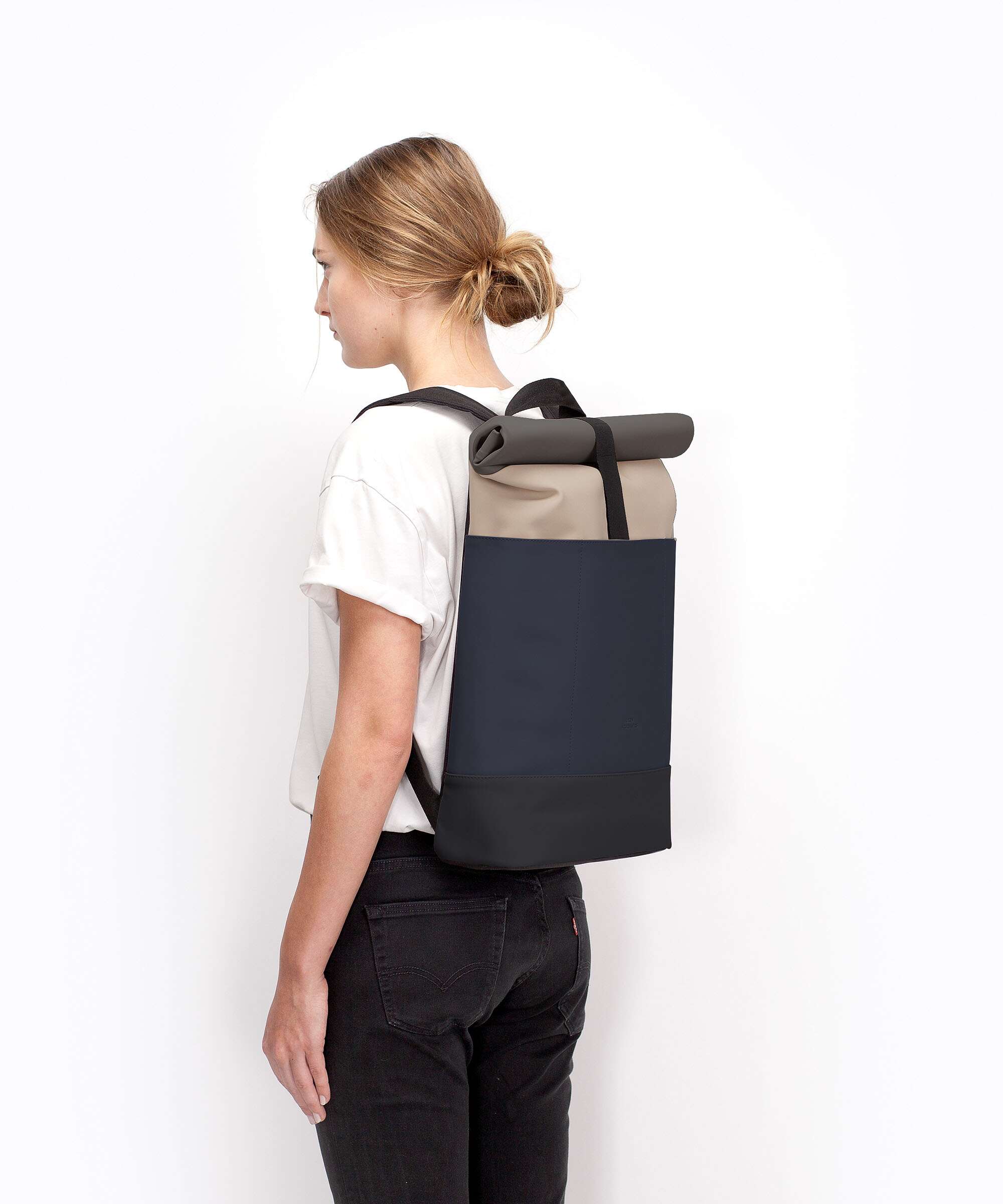 Ucon Acrobatics Lotus Hajo Medium Sac à dos roll-top nude/dark navy - Image 3